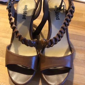 Women’s wedges with braided detail size 7